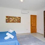 St Julian\'S Unique 3-Bedroom Apartments Sleeps 9-10