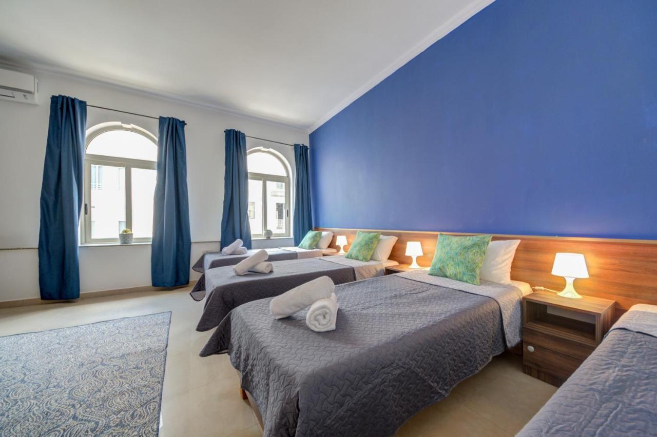 Apartment St Julian's Unique 3-bedroom Sleeps 9-10